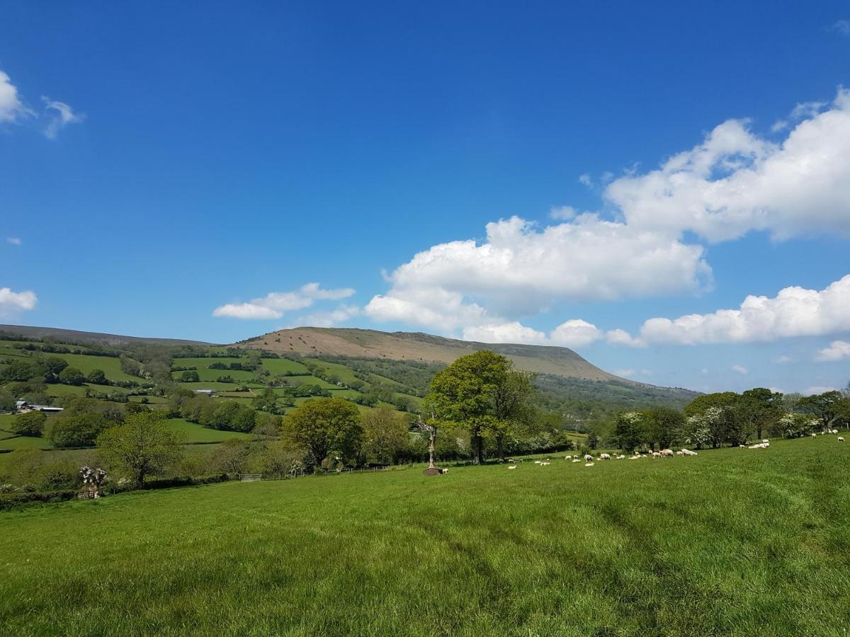 River Cottage@Cwm Mill - Riverside Family Holidays In The Black Mountains Херфорд Екстериор снимка